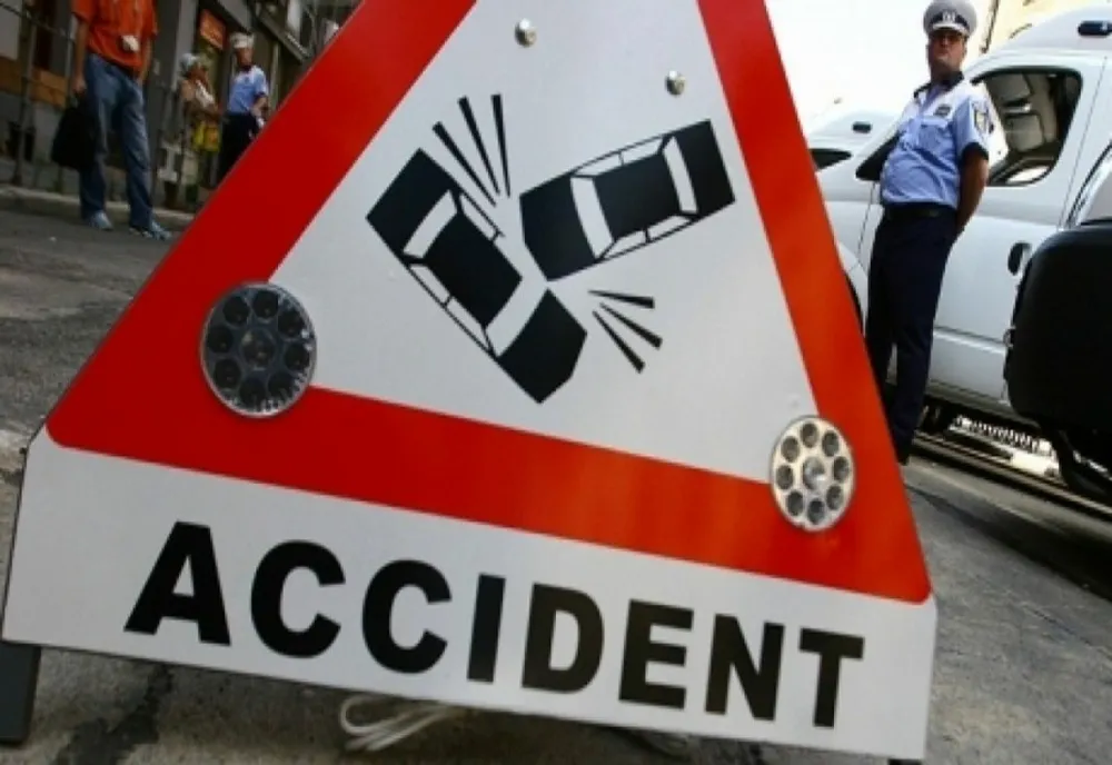 Bătrân din Mehedinți, acroșat de un un autoturism condus de un clujean, pe DN 17, în Bistrița-Năsăud