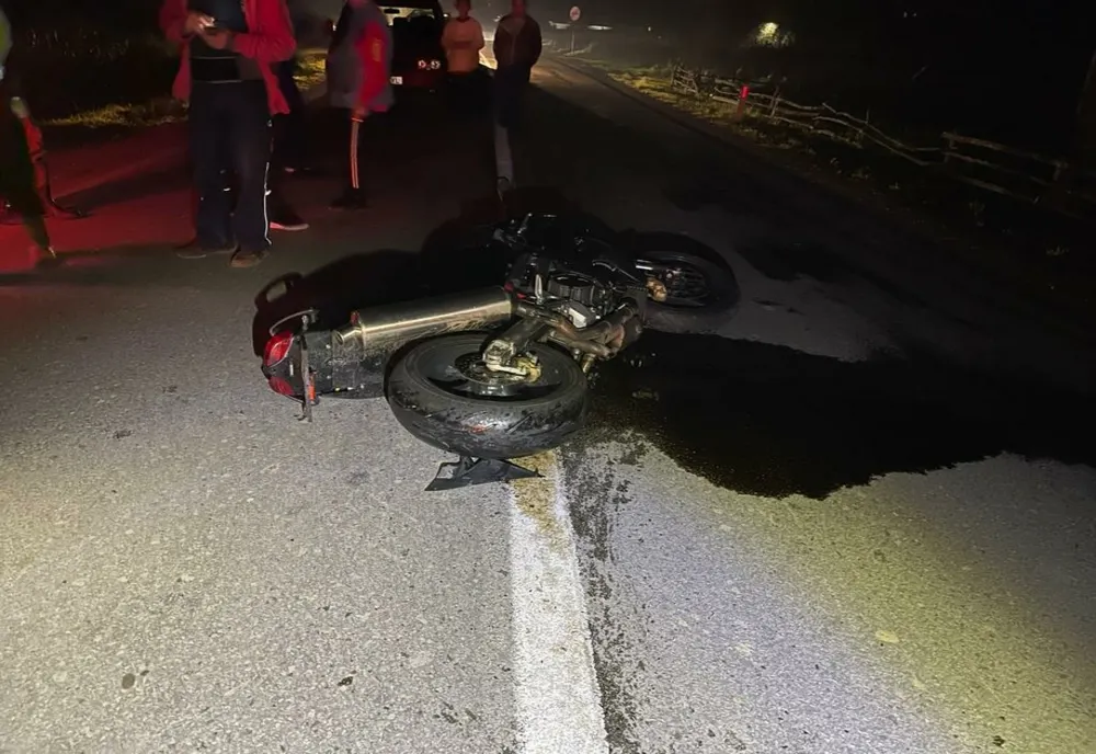 Tragedie pe DN 17D, între Feldru și Ilva Mică! Un motociclist de 17 ani a murit după ce a lovit două autoturisme