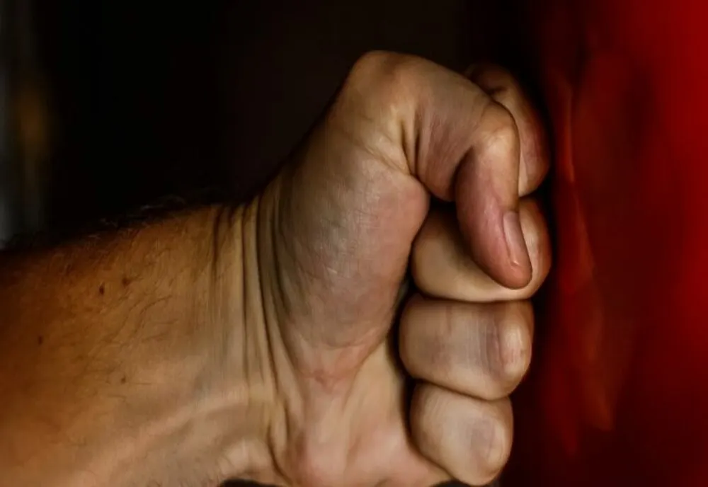 Bistrițeni violenți cu nevestele, cu dosare penale și ordine de protecție