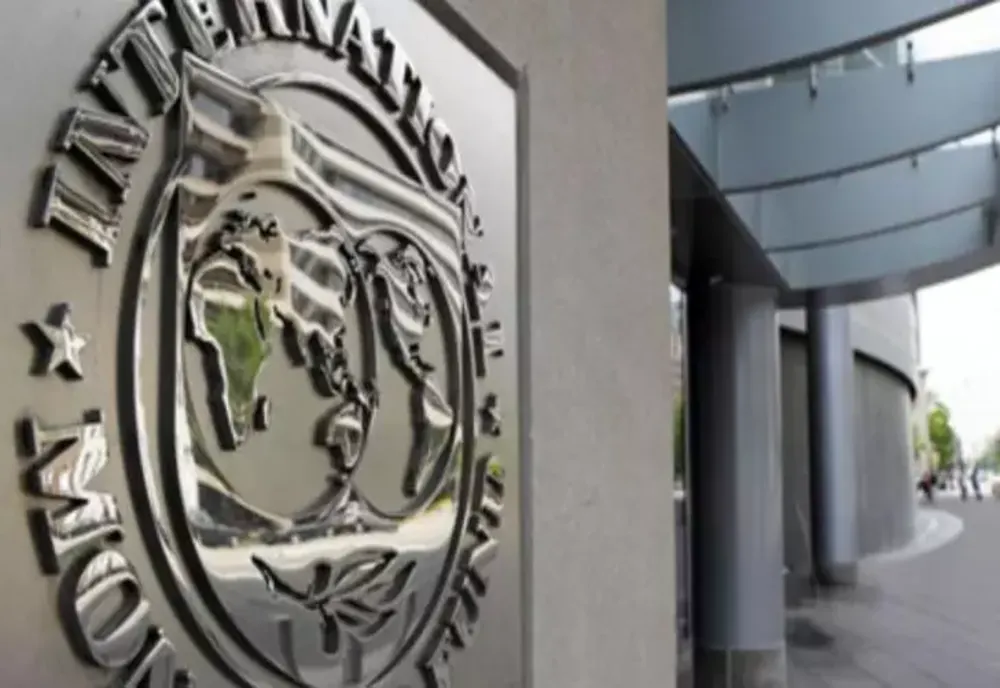 FMI RECOMANDĂ ROMÂNIEI SĂ MAJOREZE TVA, ACCIZE, DOUĂ COTE DE IMPOZIT PE VENIT DE 15% ȘI 25% ȘI REDUCEREA SAU ELIMINAREA CONTRIBUȚIEI LA SĂNĂTATE