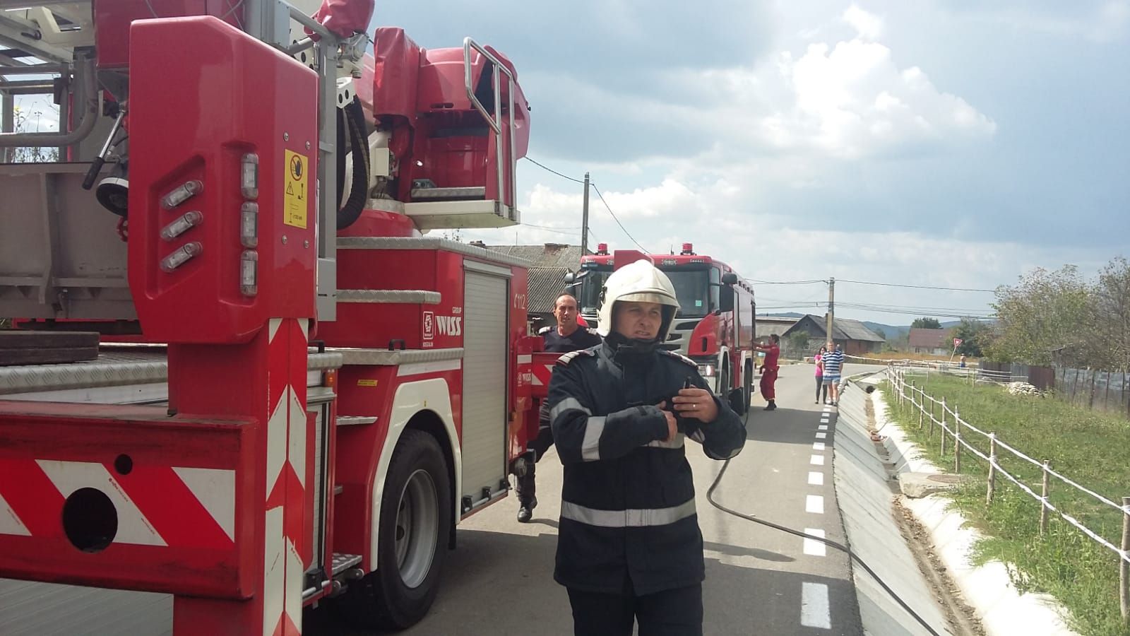 pompieri incendiu bn