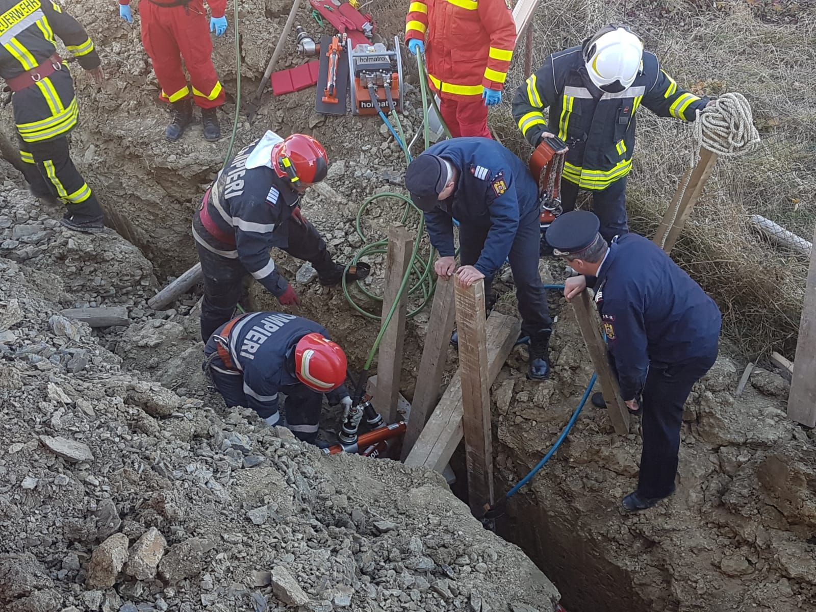 74b28a48-937e-4c8e-a95b-508321162ebb