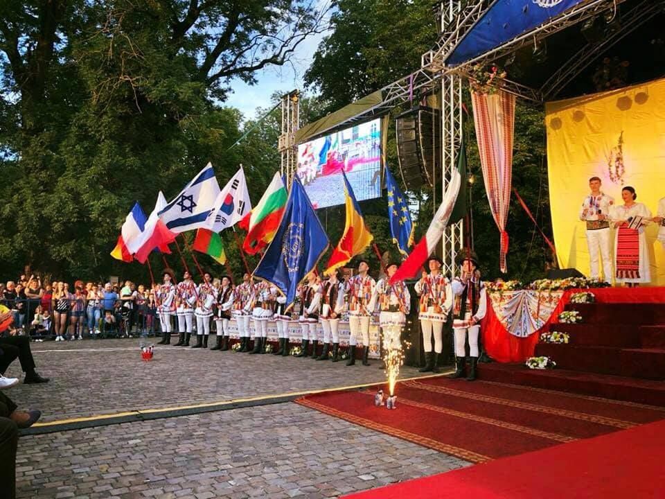 66774755_835788146800732_1332274850646982656_n