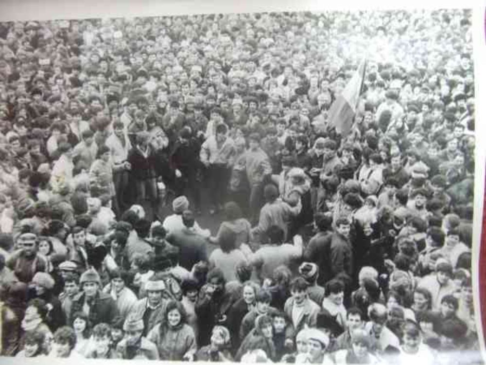 La împlinirea a 30 de ani de la Revoluția din 1989, Instituția Prefectului Bistrița-Năsăud lansează un apel către bistrițeni