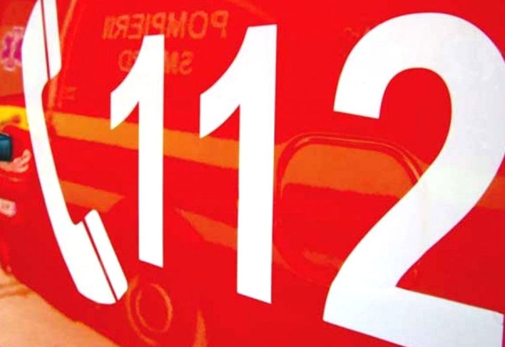 Un tânăr din Bistrița-Năsăud a ajuns la spital, după ce a căzut de la 6 metri înălțime, de pe o casă