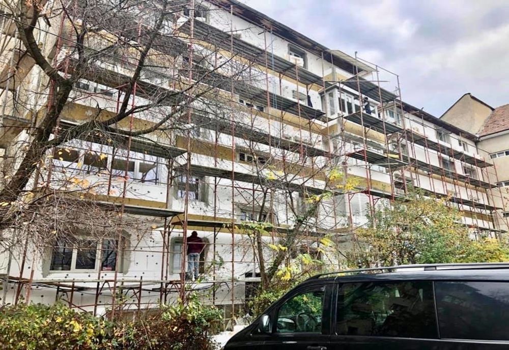 Peste 100 de blocuri din municipiul Bistrița, cu mai bine de 6.000 de apartamente, reabilitate termic. Proprietarii spun că plătesc facturi mai mici