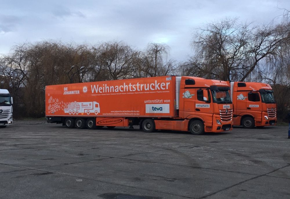 FOTO: Peste 10.000 de copii din Bistrița-Năsăud și încă pe-atâția din Mehedinți, Sălaj, Sibiu, Suceava și Cluj primesc cadouri în cadrul acțiunii ”Camionul de Crăciun”