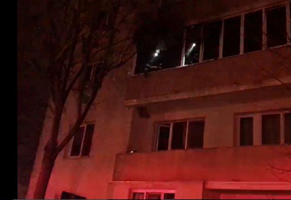 Incendiu în Bistrița! Un bărbat a murit, iar alte cinci au ajuns la spital