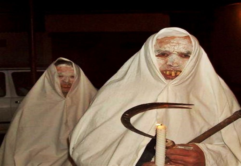 Obiceiuri de Bobotează: Hâzii din Chintelnic alungă spiritele rele din sat