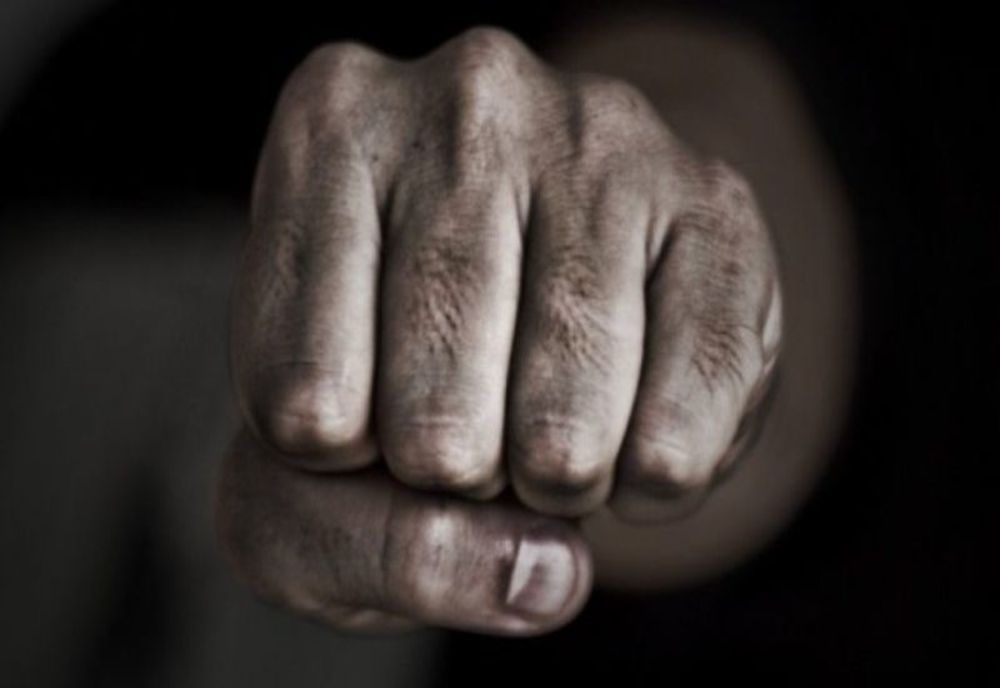 Bistrițean, agresiv cu propria mamă! Ce i-au făcut polițiștii