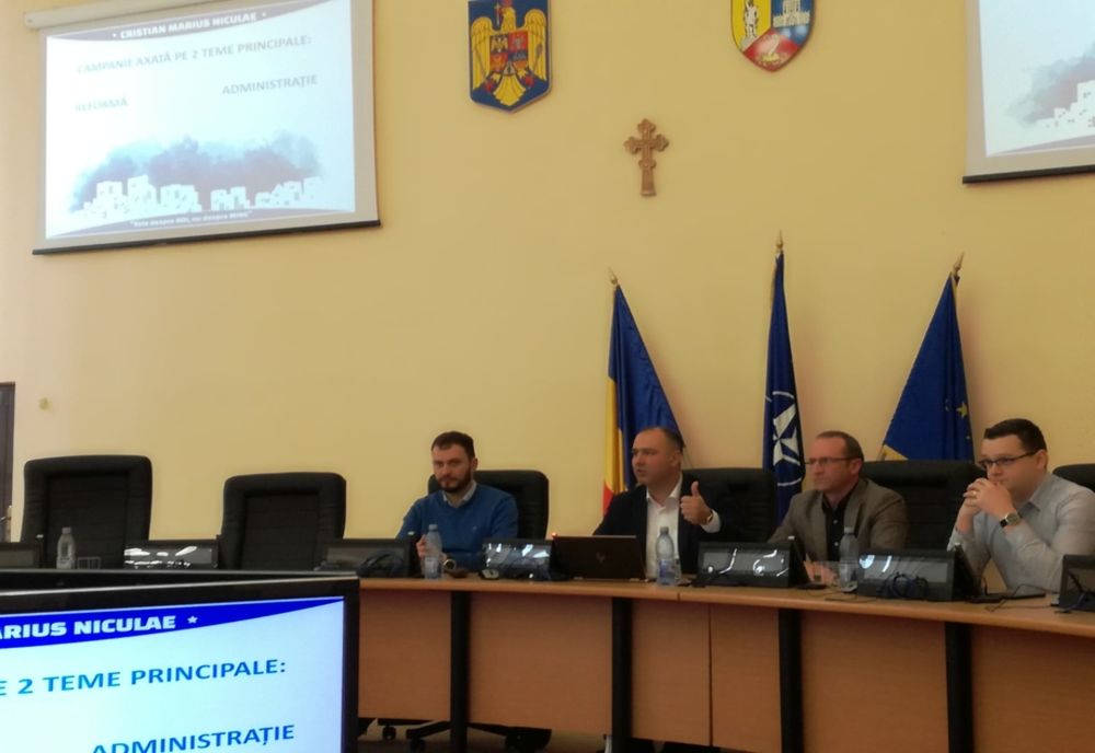 Candidatul PSD la Primăria Bistrița și-a lansat programul politic în instituția în care lucrează! Viceprimar în funcție fiind, amestecă administrația cu politica