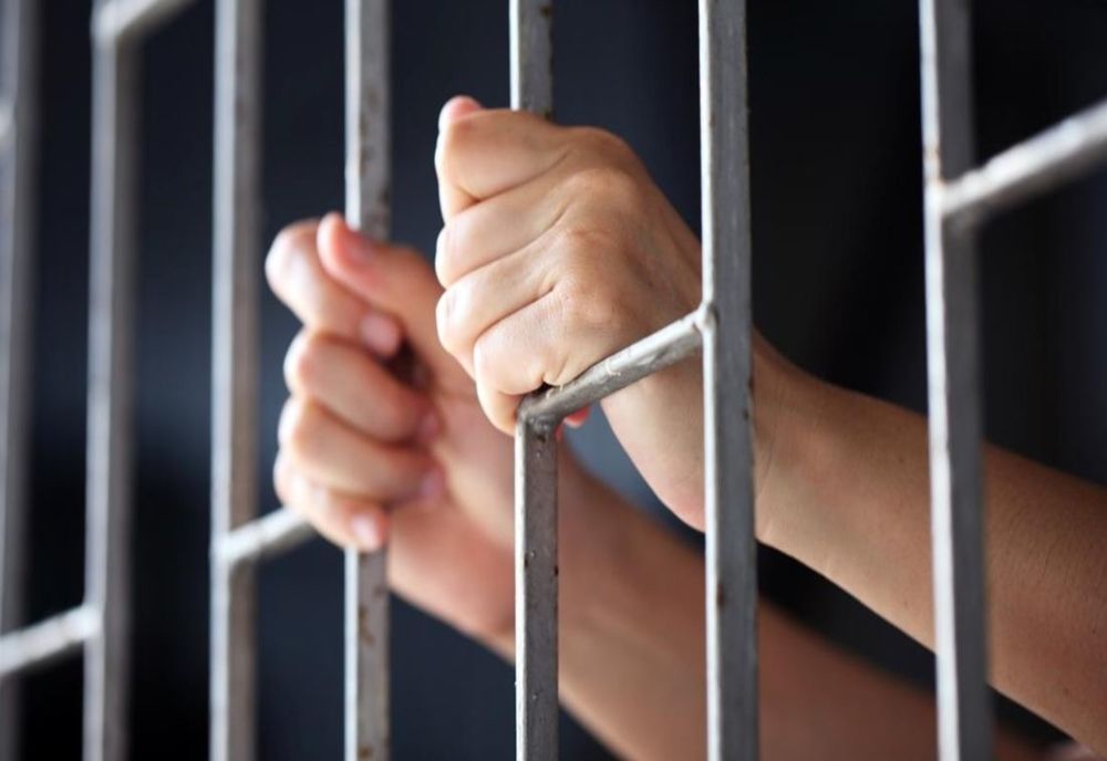 Șoferul care a urcat băut la volan și a provocat accidentul pe DN 17D, în urma căruia copilul său de 56 ani a murit, a fost ARESTAT PREVENTIV