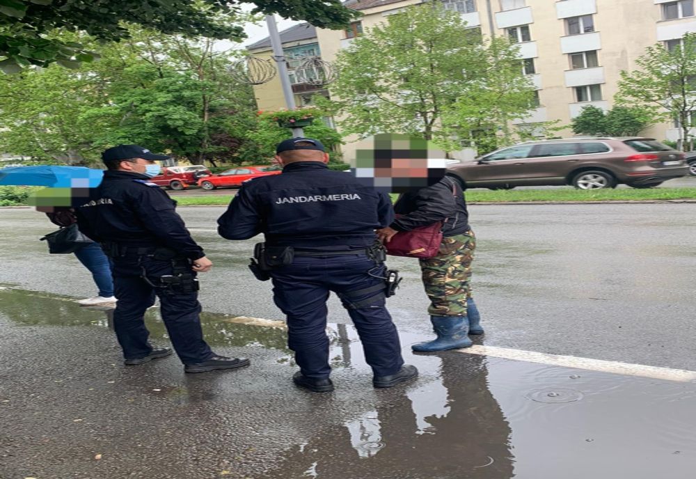 Tineri din Bistrița-Năsăud, amendați de jandarmi! Vezi motivul