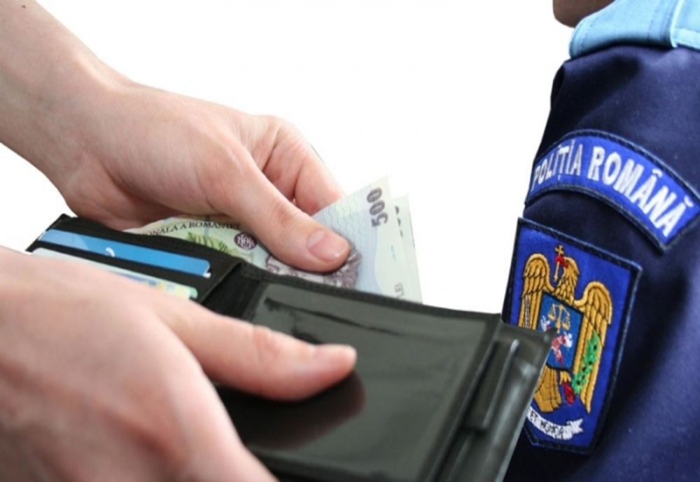 Bistrițean, prins în flagrant dând mită unui polițist! Ce a încercat să obțină de la omul legii