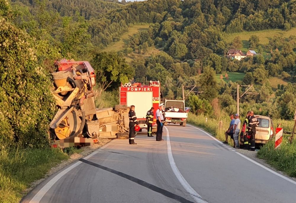FOTO: Accident pe DN 17, la ieșire din Rebrișoara spre Nepos! Unul dintre șoferi, fără permis