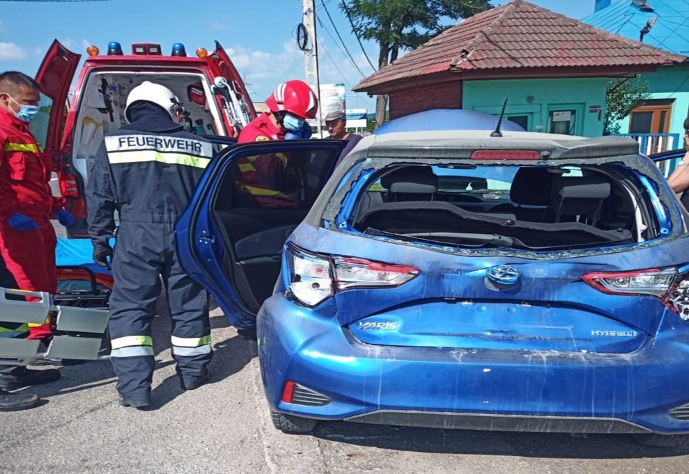 Accident pe DN 17, în Susenii Bârgăului! O tânără a ajuns la spital