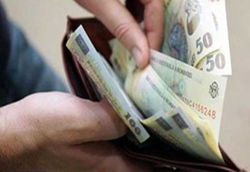 Spirit civic: Un bistriţean a găsit un portofel cu 2350 de lei și l-a dus oamenilor legii