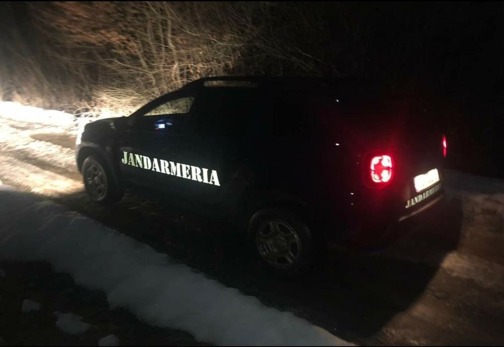 Două chefuri din Colibița, bruiate de jandarmi! S-a lăsat cu amenzi