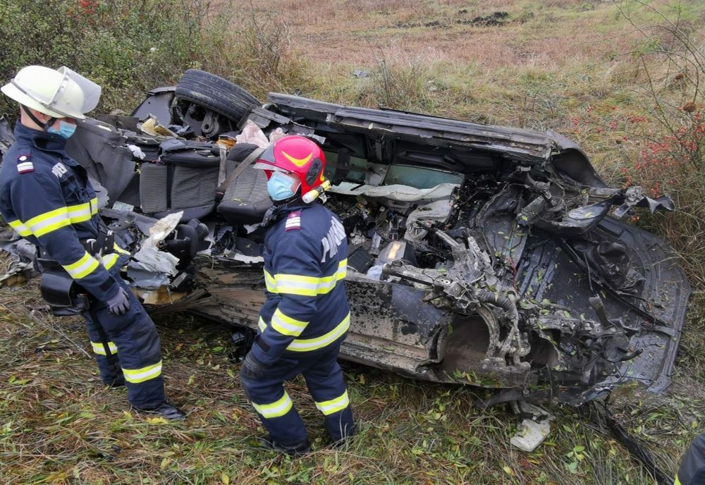 FOTO: Accident pe DN17, în localitatea Podirei! Un tânăr a fost dus la spital
