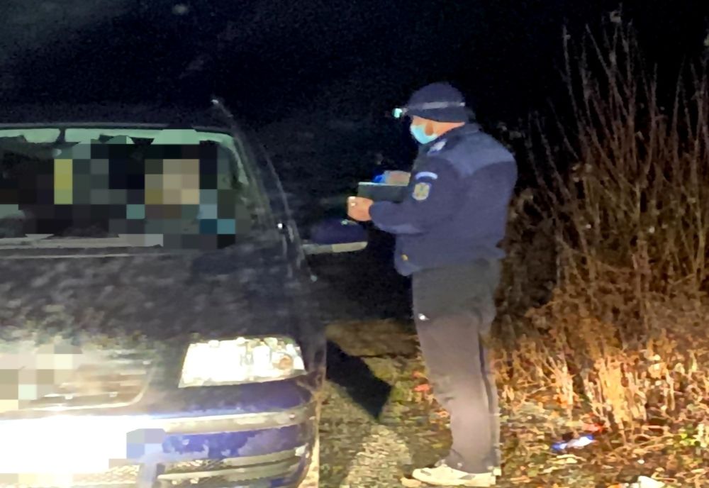 Au avut chef de plimbări nocturne și au dat nas în nas cu jandarmii