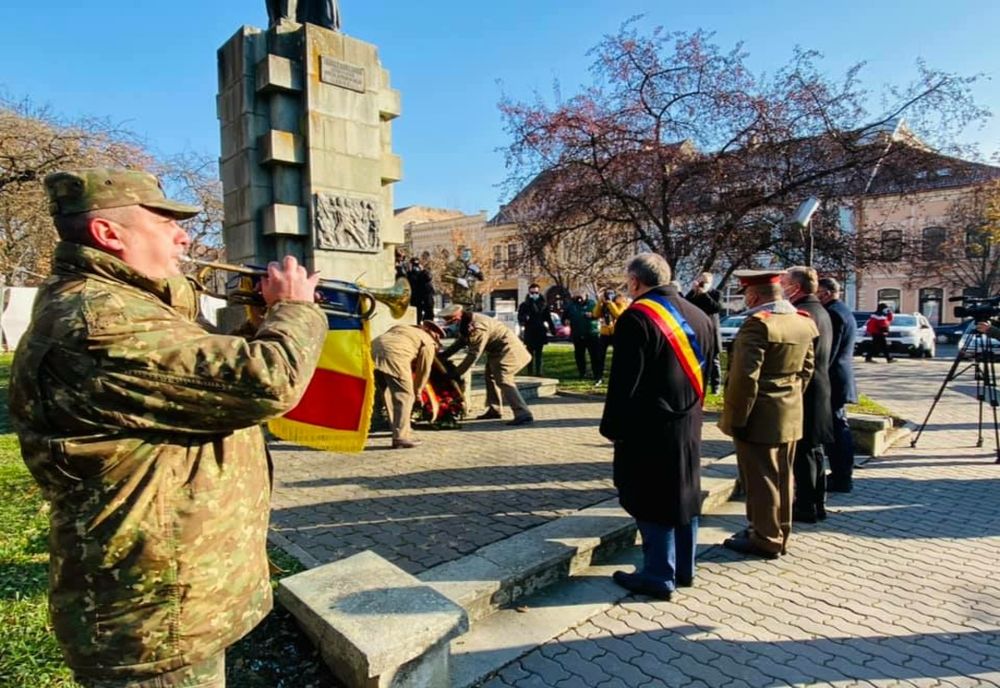 (FOTO) 1 DECEMBRIE, la Bistrița: Ceremonie restrânsă, marcată în mod simbolic! Mesajele oficialităților locale