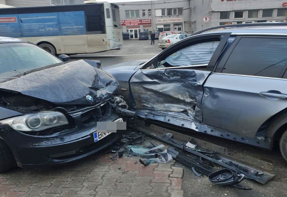 Trei autoturisme, implicate într-un accident rutier în Bistrița