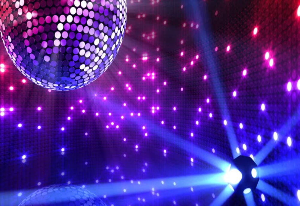 Zeci de persoane, amendate într-un club-discotecă din Prundu Bârgăului