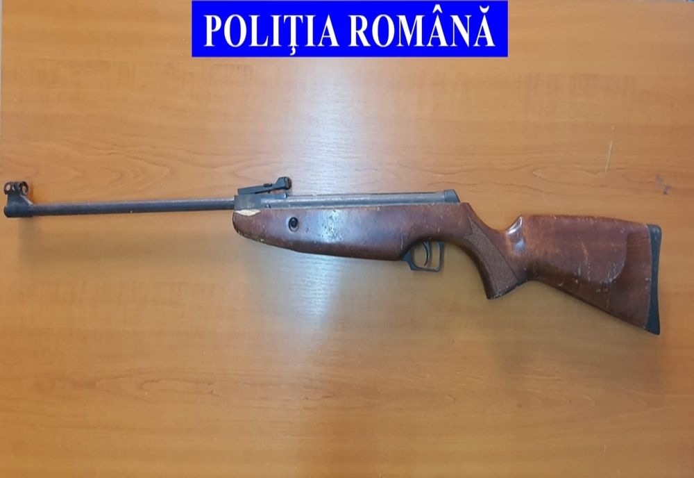 Tânăr din Bistrița, cu dosar penal, pentru deținere ilegală de armă