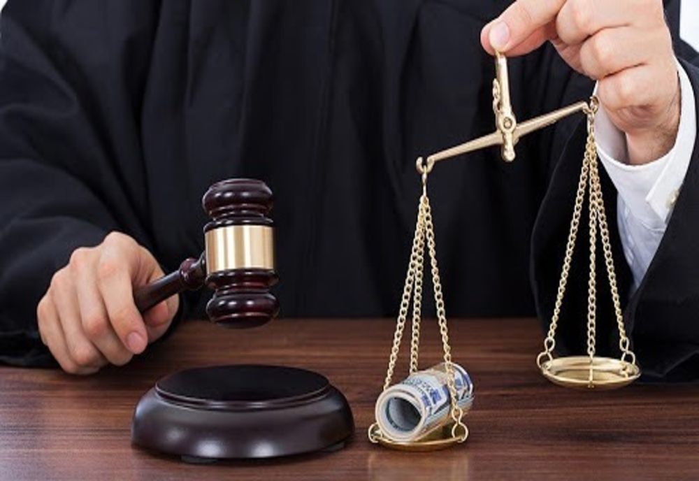 Ilfovean, care s-a dat drept procuror DNA, trimis în judecată în Bistrița-Năsăud