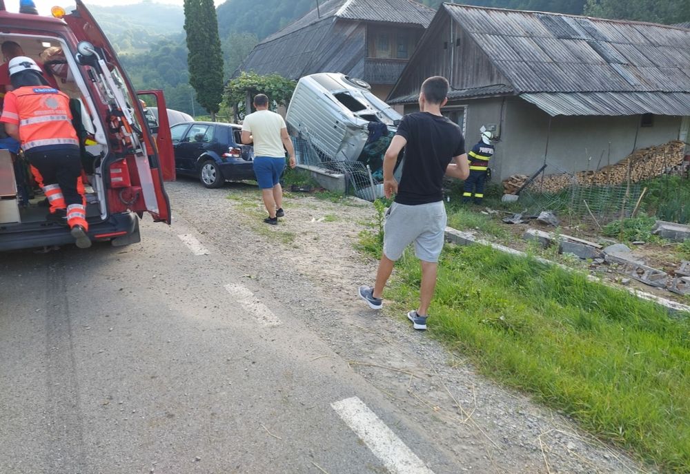 FOTO: Accident pe DN 17D, în Salva! Doi bărbați, la spital