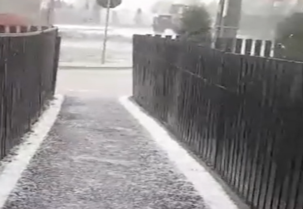 Cod portocaliu de instabilitate atmosferică pentru estul județului Bistrița-Năsăud! În unele zone a căzut grindină