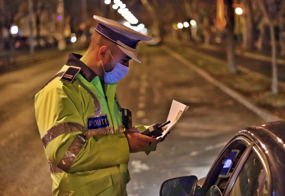 Fără permis la volan! Polițiștii i-au întocmit un dosar penal