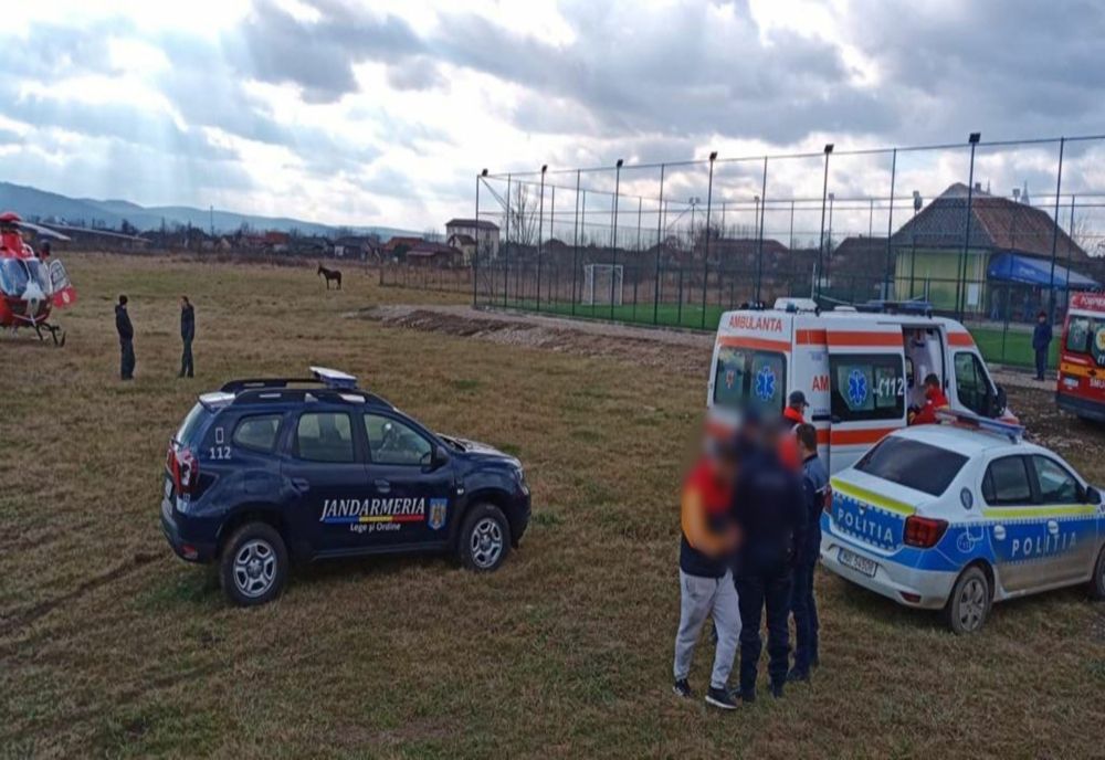 Copil de 9 ani, accidentat grav de un autoturism, în Reteag! A fost transportat la spital cu elicopterul 