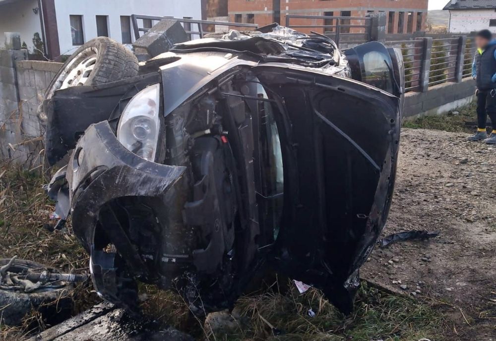 Accident în localitatea Cepari! Doi tineri răniți, duși la spital