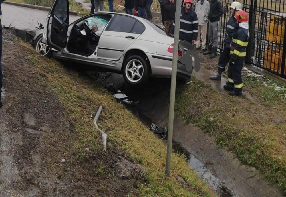 Accident pe DN 15A, în Viile Tecii! Doi bărbați, la spital