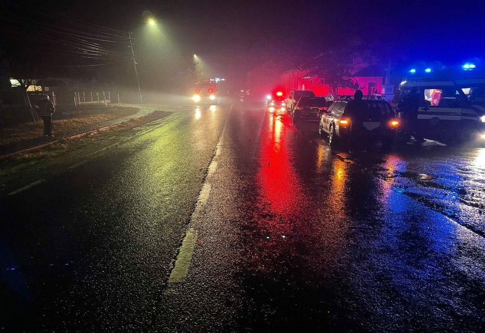 FOTO: Accident în Dumitra! O tânără și o fetiță de 5 ani au ajuns la spital