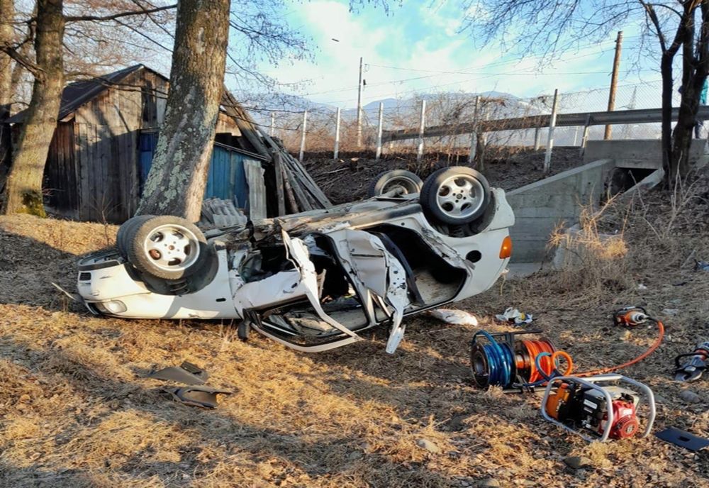 Accident în Bistrița Bârgăului! Trei persoane, la spital