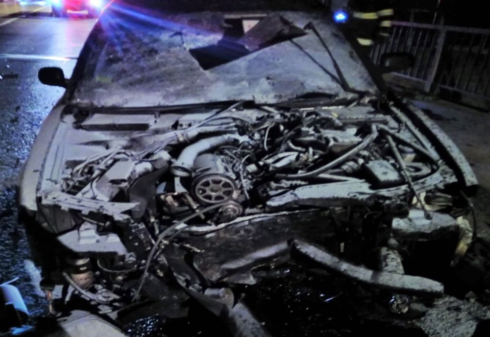 Autoturism cu 8 persoane din Ucraina, implicat într-un accident pe DN 17