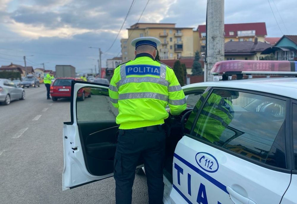 BISTRIȚA: Filtre și controale în trafic! Peste 100 de amenzi, iar un tânăr a fost prins cu permis fals