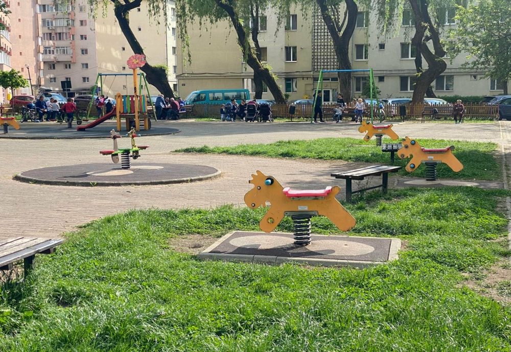 Un loc de joacă din Bistrița urmează să fie modernizat curând! Câte vor avea aceeași soartă