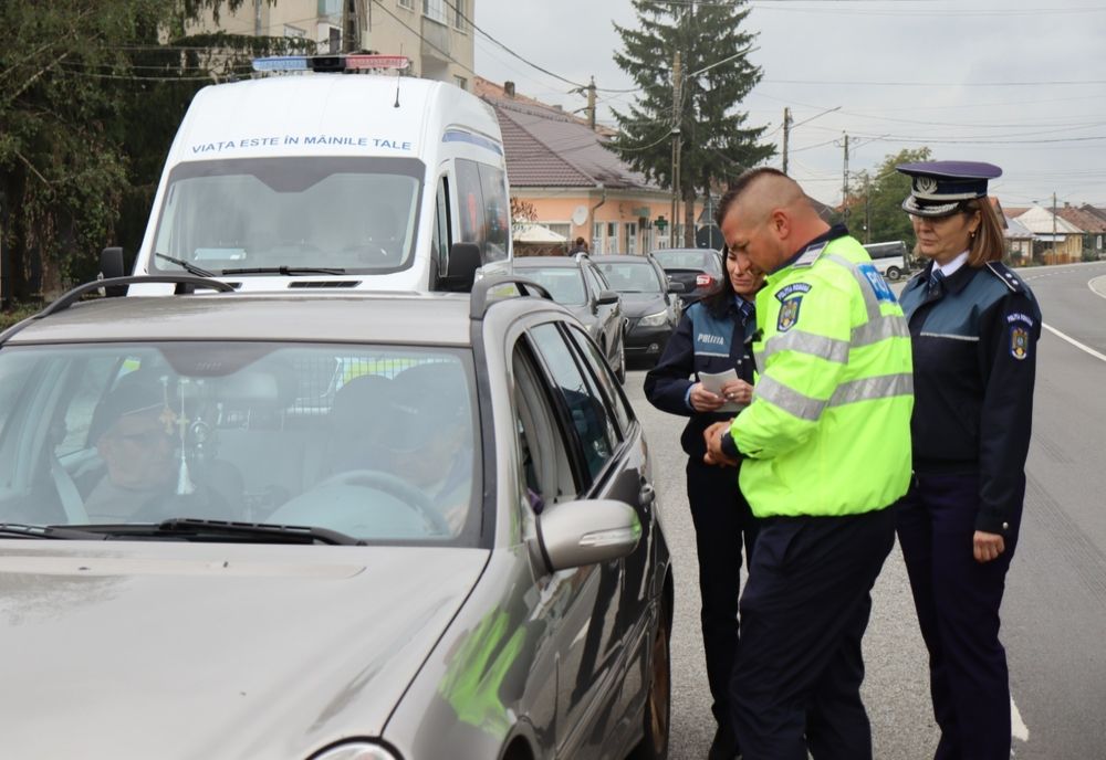 Acţiunea "ROADPOL-SAFETY DAYS" derulată şi de poliţiştii bistriţeni (FOTO)