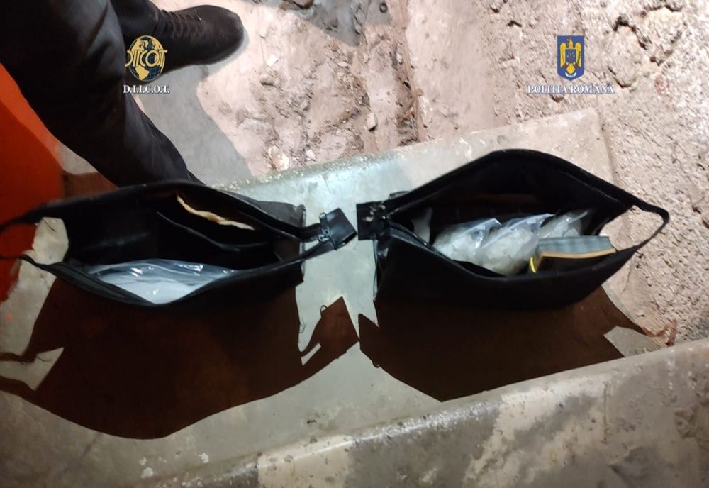 Percheziţii în Cluj într-un dosar de trafic de droguri! Doi bărbaţi din Cluj şi Bistriţa au fost arestaţi (FOTO)