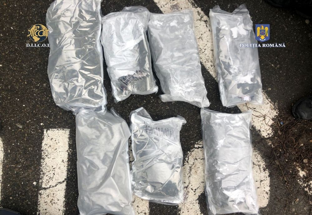 Doi traficanți de droguri, reținuți de DIICOT Bistrița-Năsăud (VIDEO)
