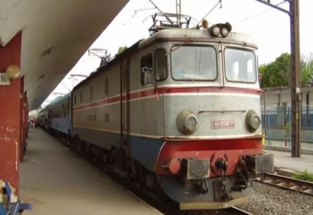 Accident șocant pe calea ferată: Femeie spulberată prin tamponare violentă locomotivă-tren