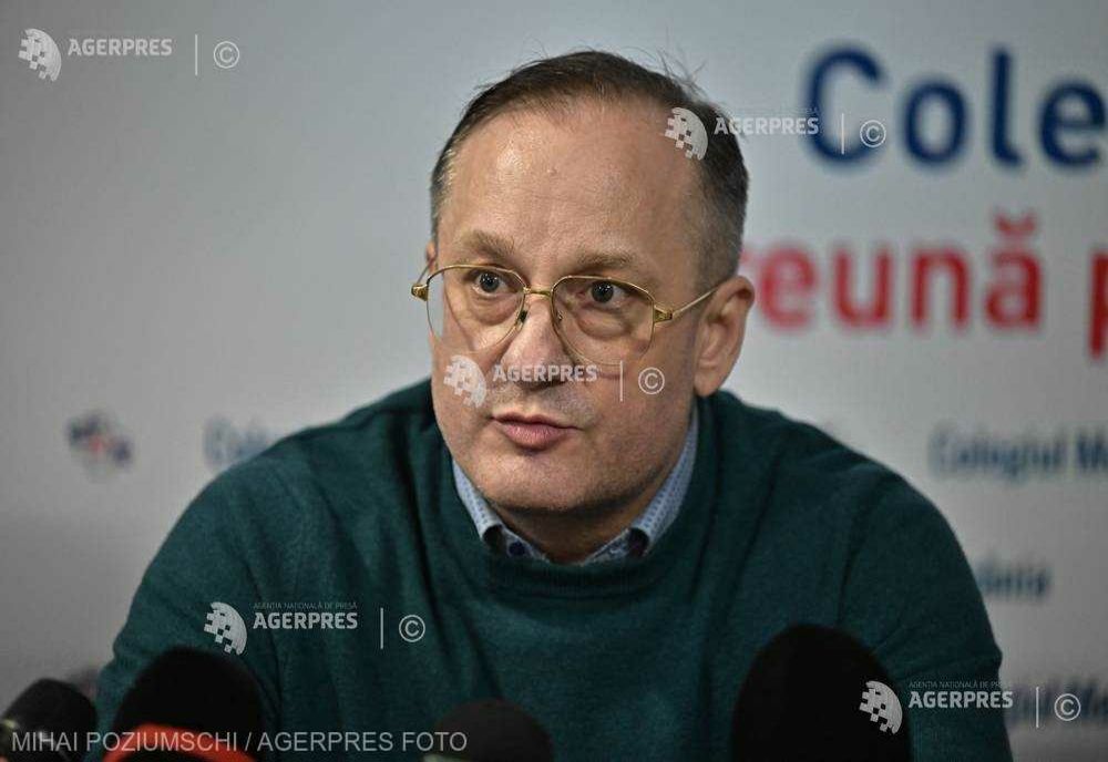 PROTEST AL MEDICILOR DIN AMBULATOR ÎN PIAŢA VICTORIEI DIN BUCUREŞTI