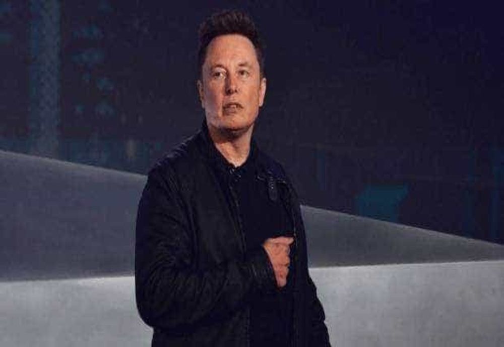 ELON MUSK, REACȚIE DUPĂ REȚINEREA LUI CĂLIN GEORGESCU: „ESTE COMPLET GREȘIT”. MILIARDARUL A DISTRIBUIT O TEORIE A CONSPIRAȚIEI DESPRE UN TRANSFER DE ARME PRIN ROMÂNIA