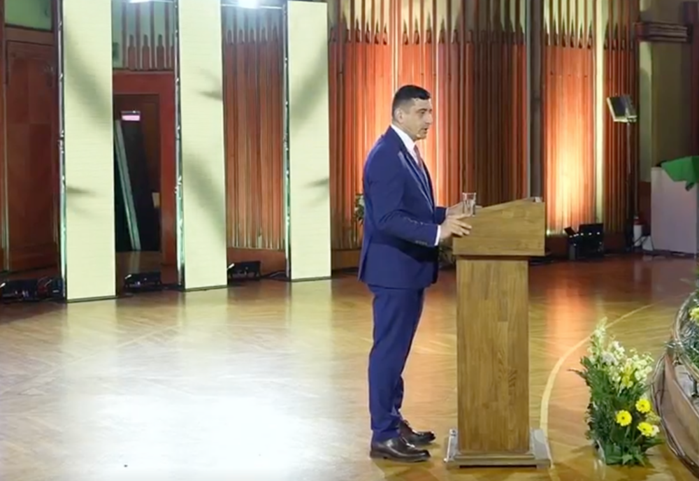 GEORGE SIMION, CONFERINȚĂ DE PRESĂ MARATON LA PALATUL PARLAMENTULUI, CU ACCENT PE PRESA LOCALĂ ȘI ALTERNATIVĂ 