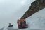 Luptă cu nămeții pe Transalpina și Transfăgărășan. Drumarii intervin în zone unde zăpada depășește cinci metri