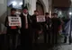 Câțiva bistrițeni au protestat împotriva unei posibile ordonanțe privind amnistia și grațierea (FOTO)