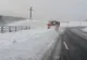În Pasul Tihuța din Bistrița-Năsăud, drumarii intervin cu autofreza pentru lărgirea drumului în zonele în care zăpada a fost spulberată pe carosabil (VIDEO)